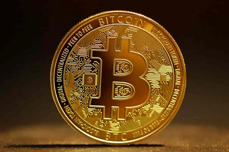 Bitcoin Falls: Should Investors Worry or Seize the Opportunity?